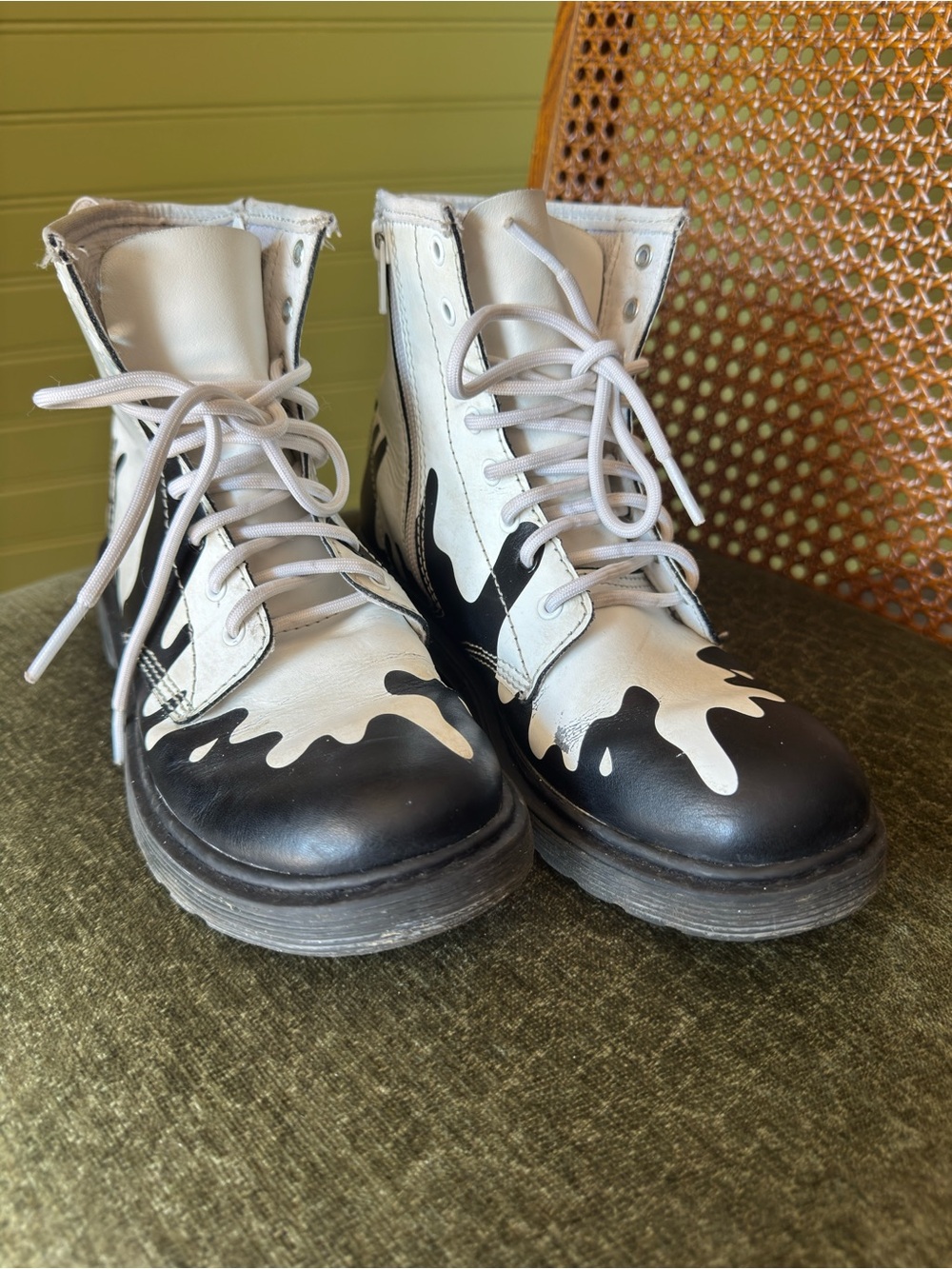 Dr. Martens Kids Paint Splatter Boots – Y2K – US Size 4